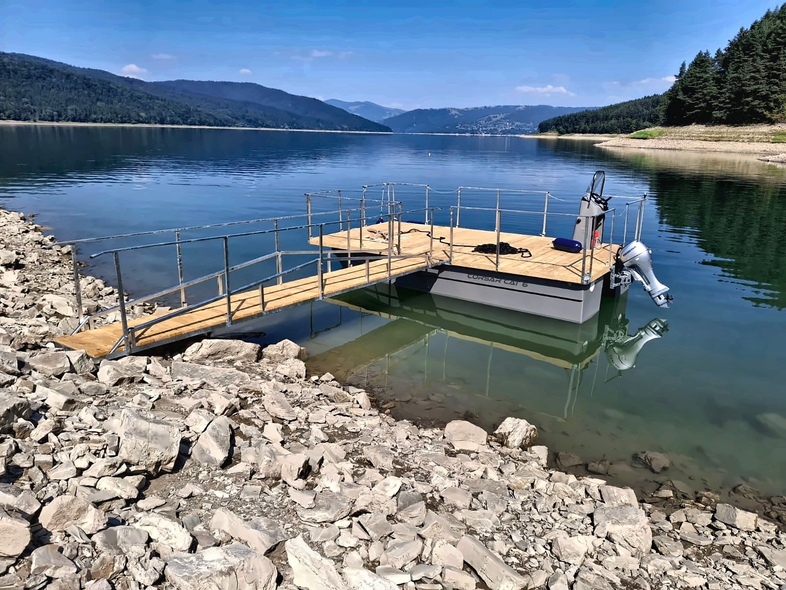 Corsar CAT6 – catamaran de agrement pe lac